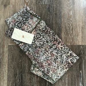 NWT Fabletics 7/8 powerhold legging - Medium|8